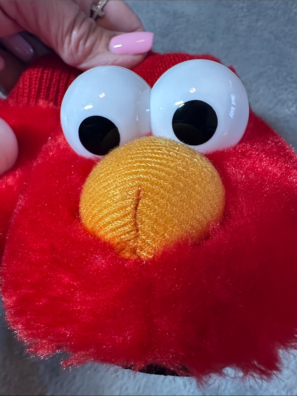 NWT Sesame Street Elmo Red Plush Kids Slipper Socks with Yellow Nose Sz 9/10 - Picture 5 of 6